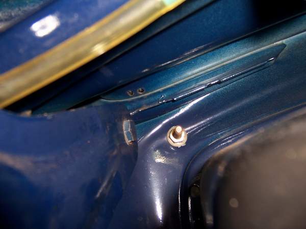 Scheibenrahmen rechts unten.JPG