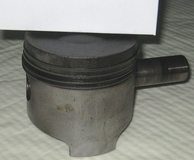 1600i-piston.jpg