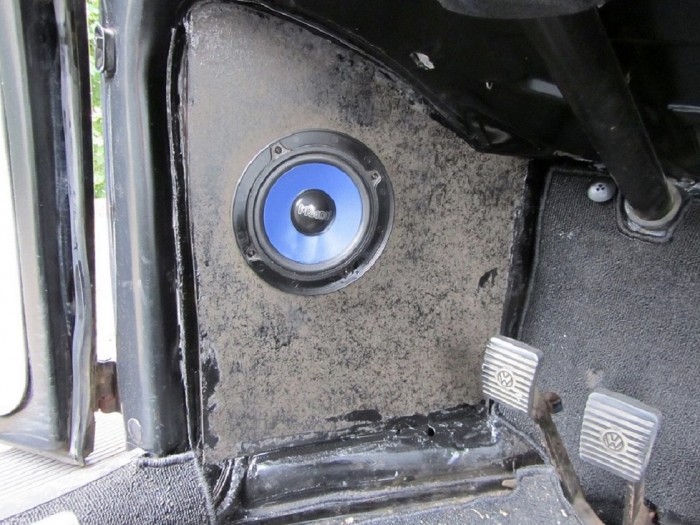 Käfer Box vorne li.JPG